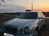 Mercedes-Benz E 200 1997 годаүшін2 000 000 тг. в Астана – фото 5
