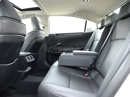 Lexus ES 250 F Sport Design 2025 года за 31 203 900 тг. в Шымкент – фото 11