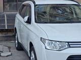 Mitsubishi Outlander 2014 года за 8 200 000 тг. в Алматы – фото 2