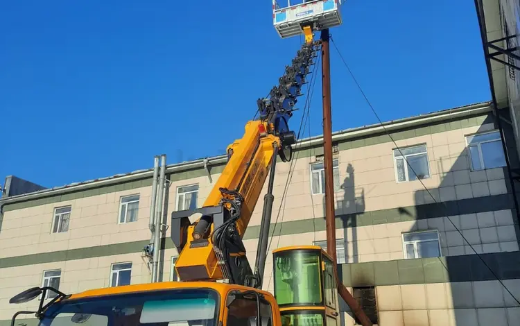Услуги аренда автовышки АГП от 12000 тенге 35 метров в Астана
