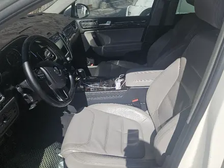 Volkswagen Touareg 2011 года за 10 500 000 тг. в Алматы – фото 5