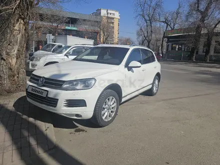 Volkswagen Touareg 2011 года за 10 500 000 тг. в Алматы – фото 7