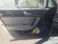 Volkswagen Touareg 2011 года за 10 500 000 тг. в Алматы – фото 8