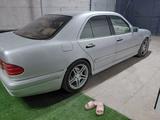 Mercedes-Benz E 230 1997 года за 2 800 000 тг. в Кызылорда – фото 5