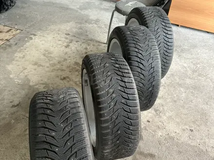 Зимние шины Kumho R17 за 135 000 тг. в Петропавловск