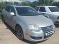 Volkswagen Jetta 2005 годаүшін2 600 000 тг. в Караганда