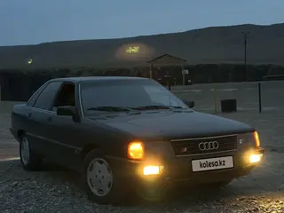 Audi 100