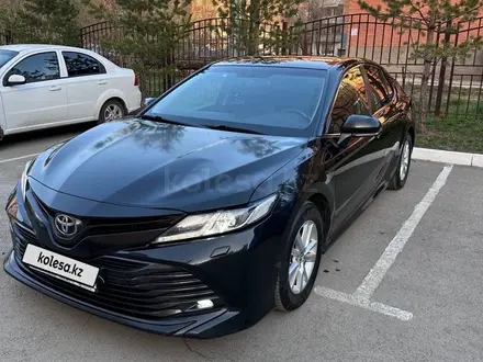 Toyota Camry 2018 года за 12 700 000 тг. в Караганда