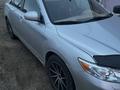 Toyota Camry 2010 года за 5 000 000 тг. в Атырау – фото 2