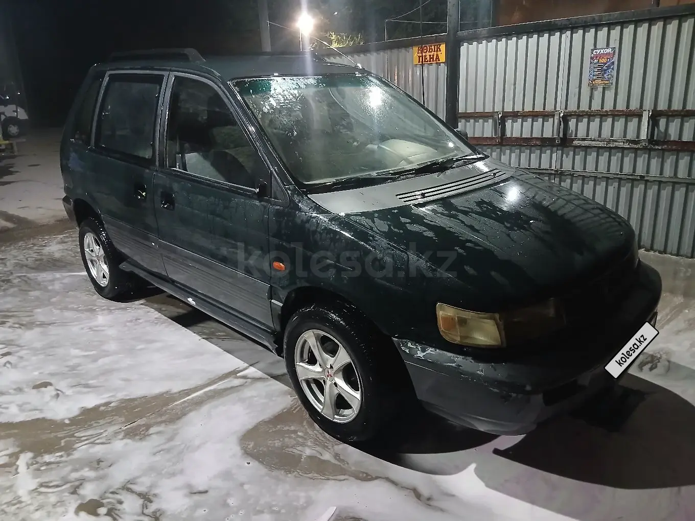 Mitsubishi Space Runner, 1994
