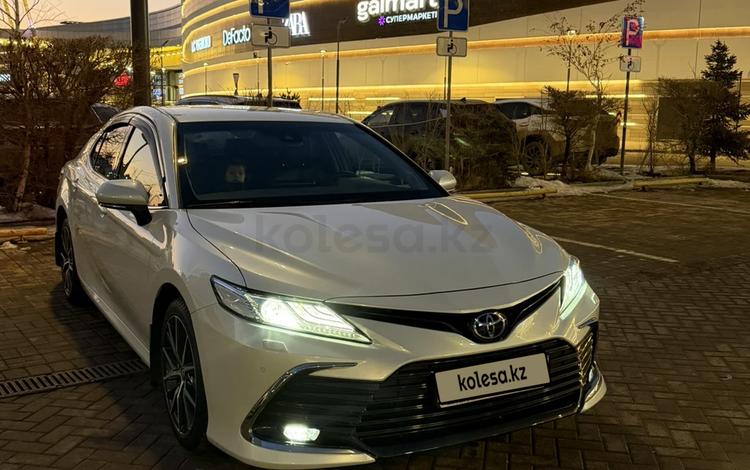 Toyota Camry — миниатюра 1