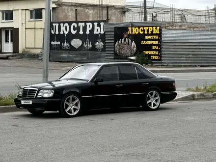 Mercedes-Benz E 300 1991 года за 5 000 000 тг. в Астана