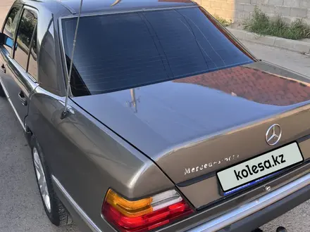 Mercedes-Benz E 230 1991 года за 2 000 000 тг. в Алматы – фото 11