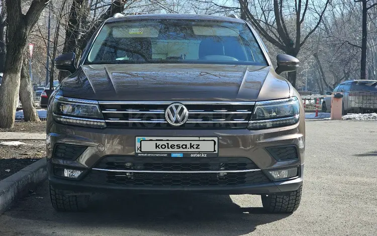 Volkswagen Tiguan 2018 года за 11 999 000 тг. в Алматы