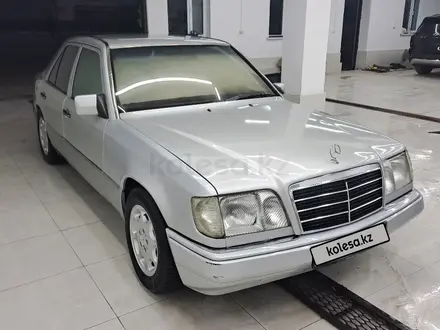 Mercedes-Benz E 280 1995 года за 2 600 000 тг. в Кызылорда – фото 3