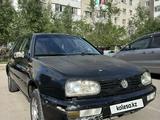 Volkswagen Golf 1997 года за 1 100 000 тг. в Астана – фото 2