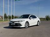 Toyota Camry 2020 года за 14 000 000 тг. в Алматы