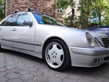 Mercedes-Benz E 320 2001 года за 5 300 000 тг. в Караганда