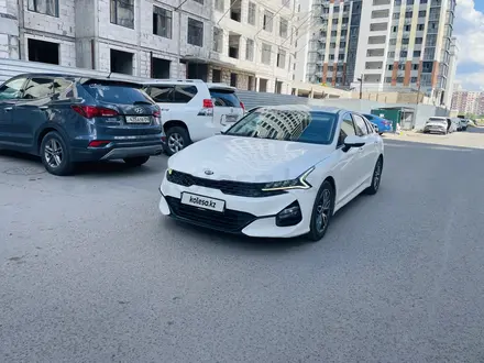 Kia K5 2021 года за 10 300 000 тг. в Караганда
