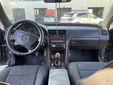 Mercedes-Benz C 180 1997 года за 1 800 000 тг. в Караганда – фото 12