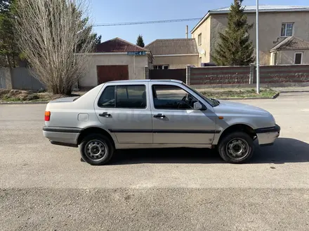 Volkswagen Vento 1992 года за 960 000 тг. в Астана