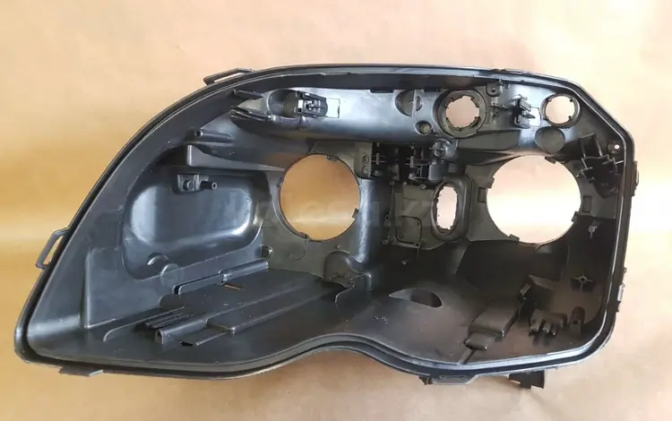 Корпуса фары Mercedes-benz GLA 156 (2013-2017г. В.) за 55 200 тг. в Алматы