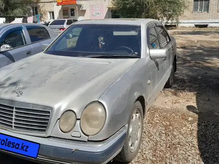 Mercedes-Benz E 200 1997 года за 1 600 000 тг. в Актобе