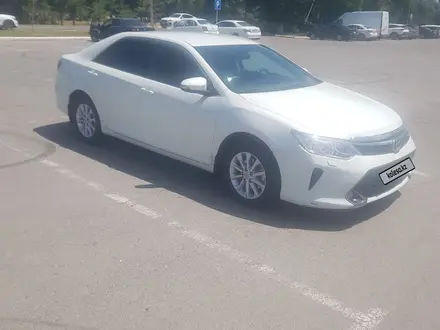 Toyota Camry 2016 года за 10 200 000 тг. в Тараз – фото 2