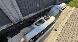 Бампера передний задний bmw F10 за 65 000 тг. в Алматы