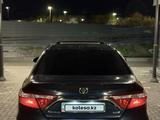 Toyota Camry 2015 года за 8 500 000 тг. в Атырау – фото 2
