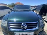 Volkswagen Touareg 2005 года за 5 500 000 тг. в Айтеке би