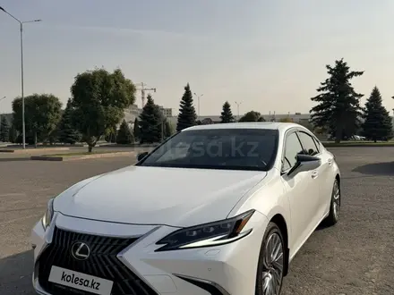 Lexus ES 300h 2023 года за 30 000 000 тг. в Алматы – фото 7