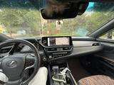 Lexus ES 300h 2023 годаүшін30 000 000 тг. в Алматы – фото 2