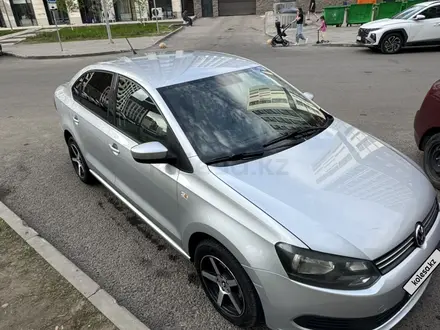 Volkswagen Polo 2015 года за 4 990 000 тг. в Астана – фото 2