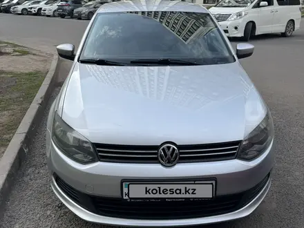 Volkswagen Polo 2015 года за 4 990 000 тг. в Астана