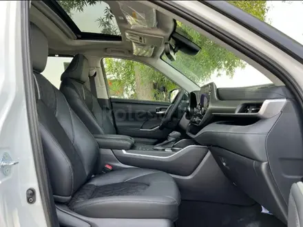 Toyota Highlander Luxe 2025 года за 24 000 000 тг. в Семей – фото 8