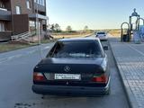 Mercedes-Benz E 220 1992 года за 1 100 000 тг. в Семей – фото 4