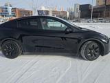 Tesla Model Y 2023 года за 14 800 000 тг. в Астана – фото 2