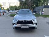 Toyota Highlander 2022 годаfor22 800 000 тг. в Алматы