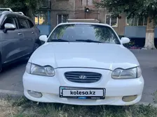 Hyundai Sonata, 1998