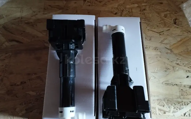 Форсунки омывателя фар Лексус РХ 350 за 9 000 тг. в Алматы