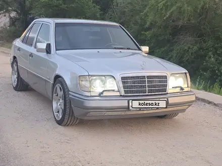 Mercedes-Benz E 320 1995 года за 5 200 000 тг. в Алматы – фото 2