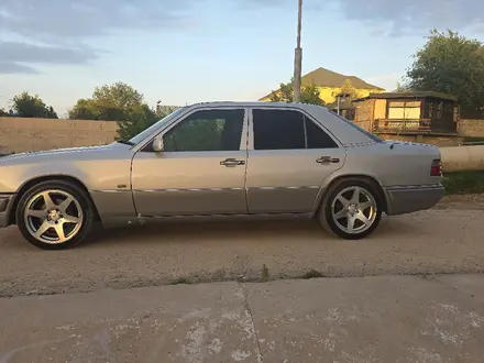 Mercedes-Benz E 320 1995 года за 5 200 000 тг. в Алматы – фото 4