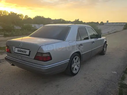 Mercedes-Benz E 320 1995 года за 5 200 000 тг. в Алматы – фото 5