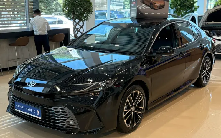 Toyota Camry Luxe 2025 года за 23 690 000 тг. в Алматы