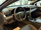 Toyota Camry Luxe 2025 годаүшін23 690 000 тг. в Алматы – фото 3