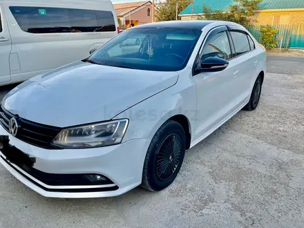 Volkswagen Jetta 2016 года за 7 000 000 тг. в Атырау – фото 2