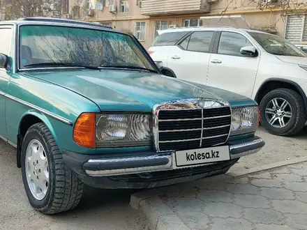 Mercedes-Benz E 200 1982 годаүшін2 700 000 тг. в Актау