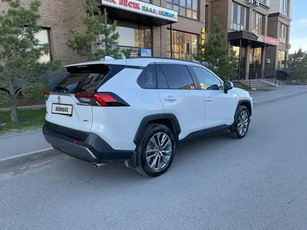 Toyota RAV4 2021 года за 15 800 000 тг. в Астана – фото 10