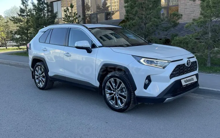 Toyota RAV4 2021 годаүшін15 800 000 тг. в Астана